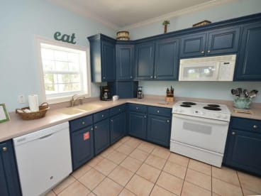 Vitamin Sea!  Private Pool and Close to the Beach! | {{City}}, {{State}} Vacation Rental | #18