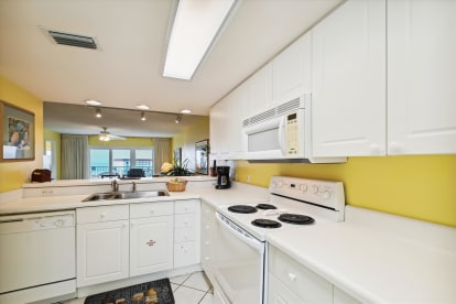 SeaCrest 707 | {{City}}, {{State}} Vacation Rental | #7