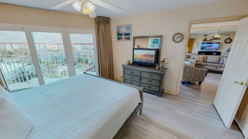 SeaCrest 706 | {{City}}, {{State}} Vacation Rental | #17