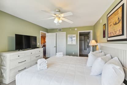 SeaCrest 402 | {{City}}, {{State}} Vacation Rental | #18
