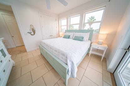 Barefoot Chic | {{City}}, {{State}} Vacation Rental | #35