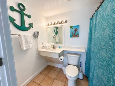 1322 condo on the beach w/GULF views - Thumbnail Image #17