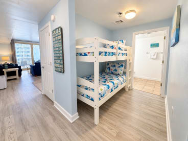 1322 condo on the beach w/GULF views - Thumbnail Image #13