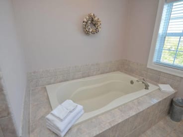 Vitamin Sea!  Private Pool and Close to the Beach! | {{City}}, {{State}} Vacation Rental | #9