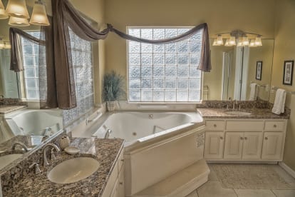 Magnolia Manor- PET FRIENDLY - Thumbnail Image #13