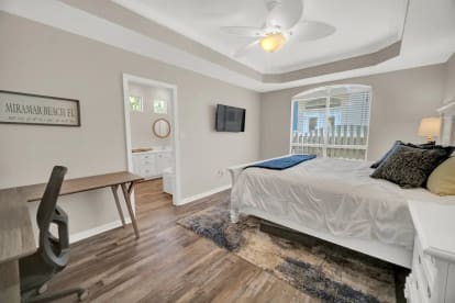 Private Beach 3bd/2bth 7 min walk to beach - Thumbnail Image #13