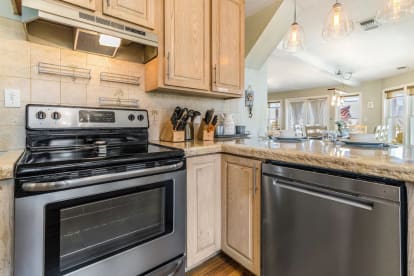 You will LOVE Sea Breeze! BOOK NOW! | {{City}}, {{State}} Vacation Rental | #6