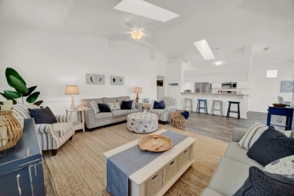 Private Beach 3bd/2bth 7 min walk to beach - Thumbnail Image #5