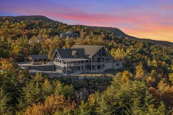Summit Manor - Gatlinburg, TN Cabin Rental (1)