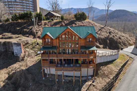 Elk Springs Resort - Gatlinburg, TN Cabin Rental (1)
