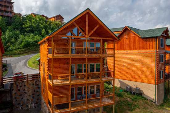 Black Bear Ridge Resort - Pigeon Forge, TN Cabin Rental (1)