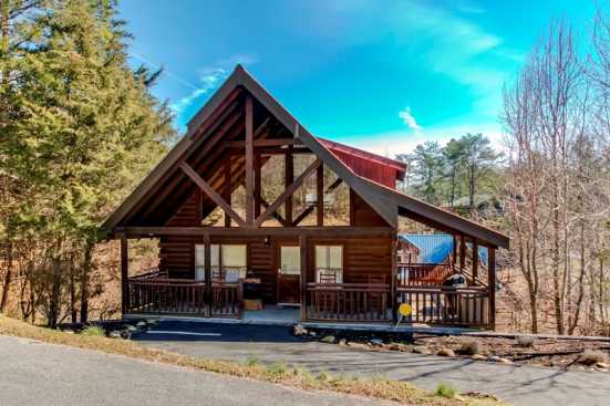 Alpine Mountain Village - Pigeon Forge, TN Cabin Rental (1)