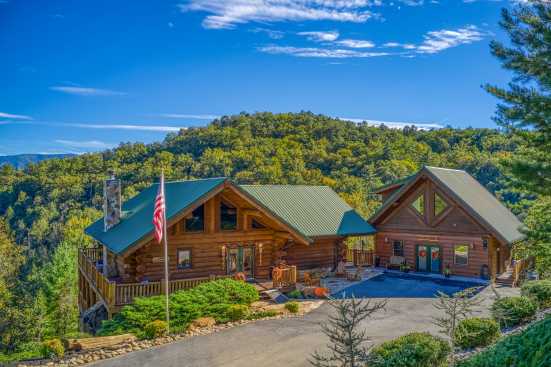 Cedar Falls Resort - Pigeon Forge, TN Lodge Rental (1)