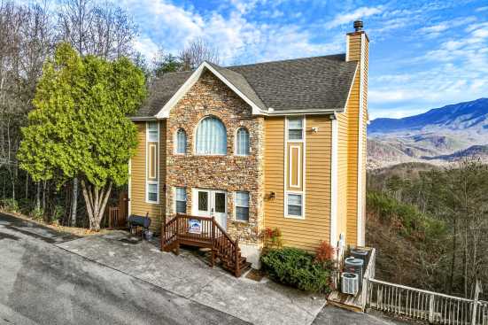 Gatlinburg Private Properties - Gatlinburg, TN Cabin Rental (1)