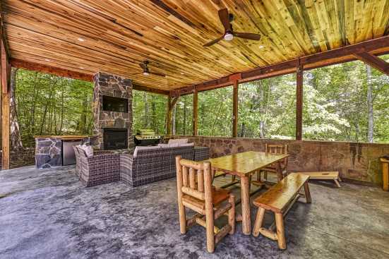 Smoky Cove - Pigeon Forge, TN Cabin Rental (1)