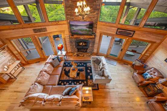 Summit Manor - Gatlinburg, TN Cabin Rental (1)