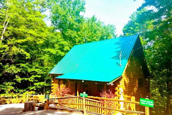 Sky Harbor - Pigeon Forge, TN Cabin Rental (1)