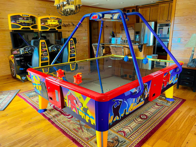 4 Player Monster Air Hockey Gatlinburg, Tennessee Cabin Rental - Gallery Image #8