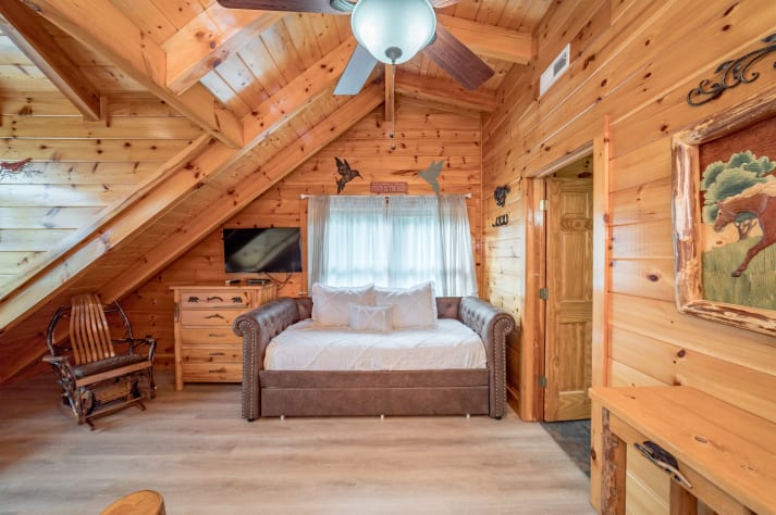 Trundle in the second floor queen bedroom Pigeon Forge, Tennessee Cabin Rental - Gallery Image #33