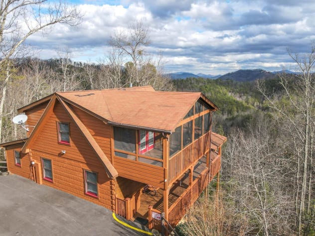 Over the Mountain - Pigeon Forge/Wears Valley Pigeon Forge, Tennessee Cabin Rental - Gallery Image #3