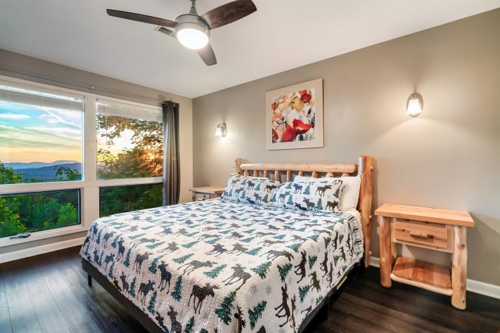 King Casper Matress Gatlinburg, Tennessee Chalet Rental - Gallery Image #34