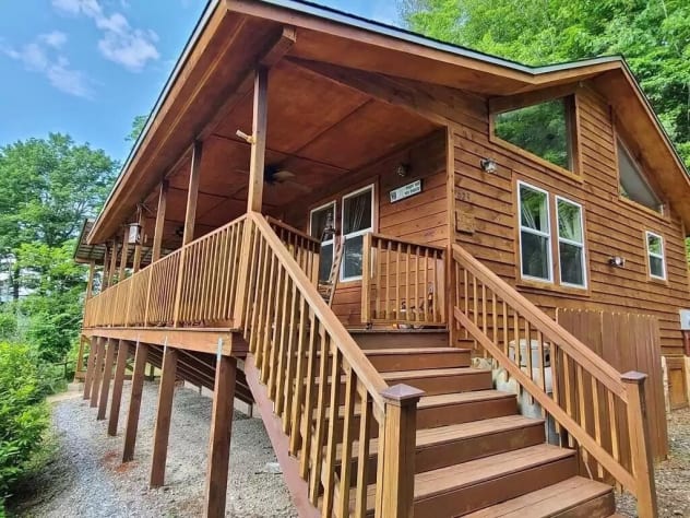 Furnished wraparound porch Franklin, North Carolina  Rental - Gallery Image #6