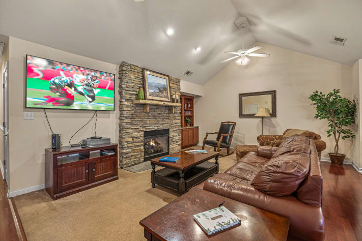 Pigeon Forge, Tennessee Chalet Rental - Gallery Image #1