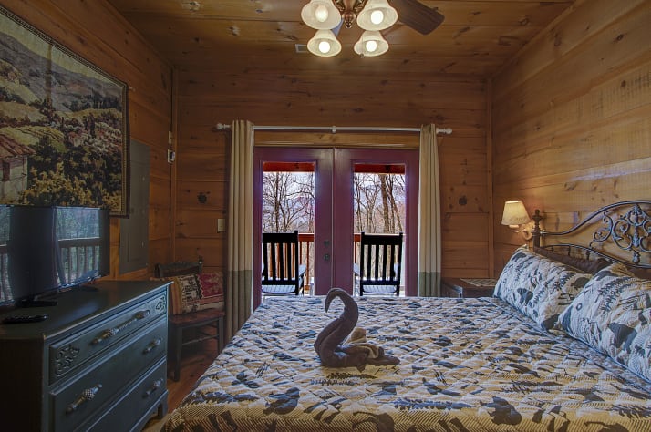 downstairs queen bedroom Gatlinburg, Tennessee Cabin Rental - Gallery Image #20