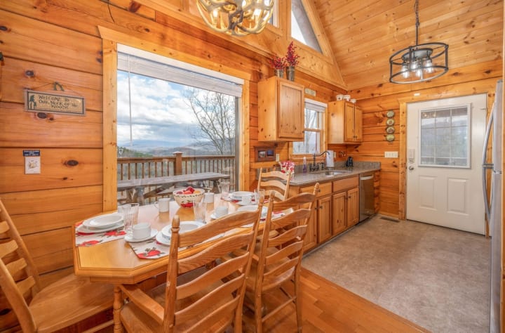 Over the Mountain - Dining Area Pigeon Forge, Tennessee Cabin Rental - Gallery Image #10