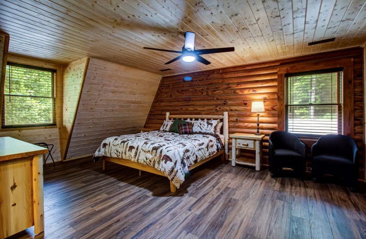 Master Bedroom Sevierville, Tennessee Cabin Rental - Gallery Image #24