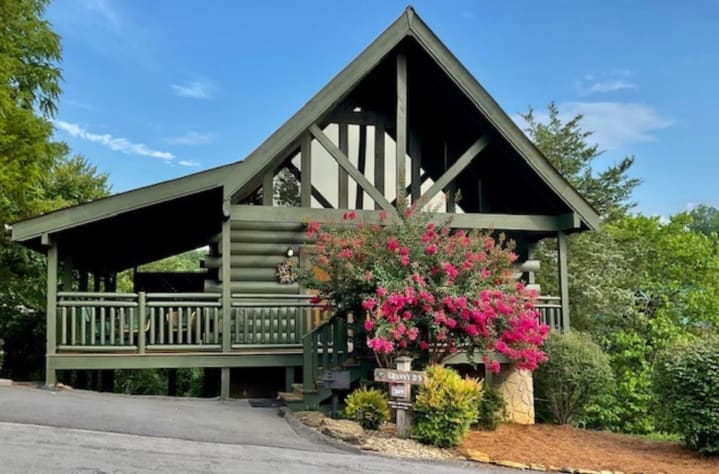 Pigeon Forge, Tennessee Cabin Rental - Gallery Image #2
