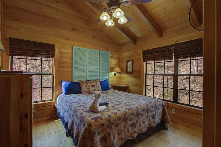 King bedroom Gatlinburg, Tennessee Cabin Rental - Gallery Image #30