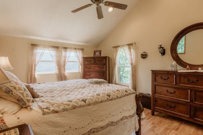Master suite Franklin, North Carolina  Rental - Gallery Image #19