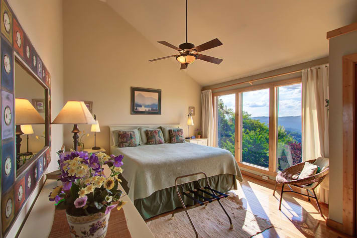 Third Floor King Bedroom with adjoining oversized jacuzzi bath, Chilhowee Mountain… Pigeon Forge, Tennessee Lodge Rental - Gallery Image #33