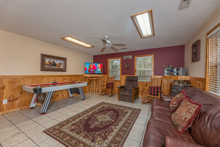 Pigeon Forge, Tennessee Cabin Rental - Gallery Image #11