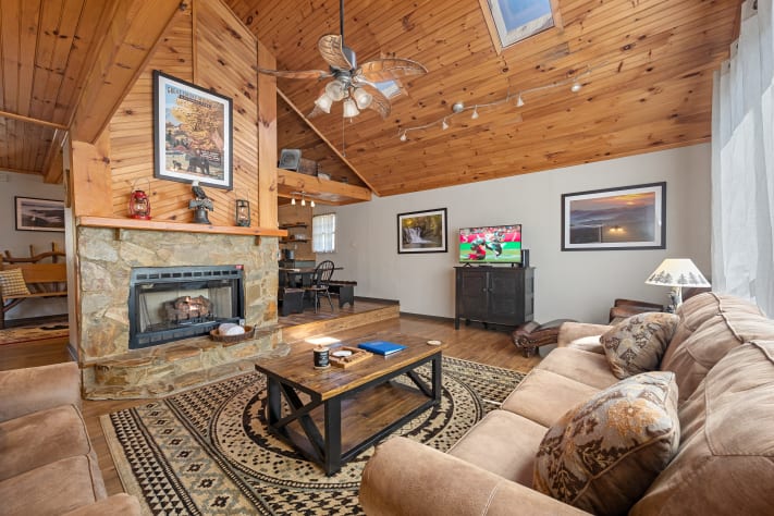 Pigeon Forge, Tennessee Chalet Rental - Gallery Image #2