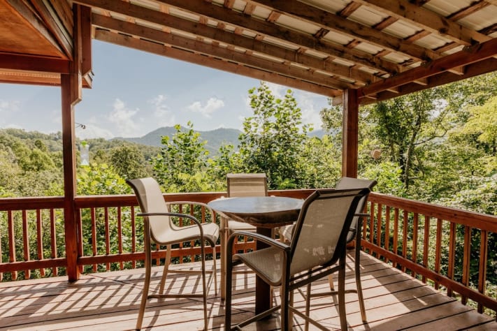 Outdoor dining area Franklin, North Carolina  Rental - Gallery Image #4