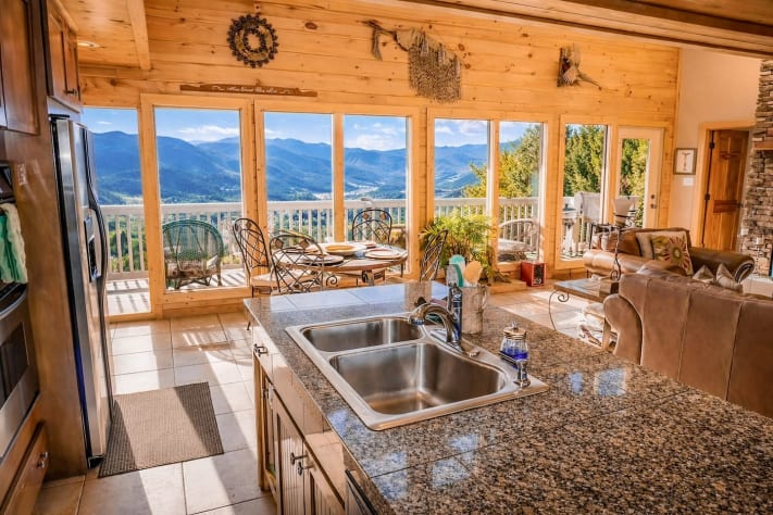 Great Room gourmet Kitchen, granite counter tops, separate bar sink, ice maker,… Pigeon Forge, Tennessee Lodge Rental - Gallery Image #24