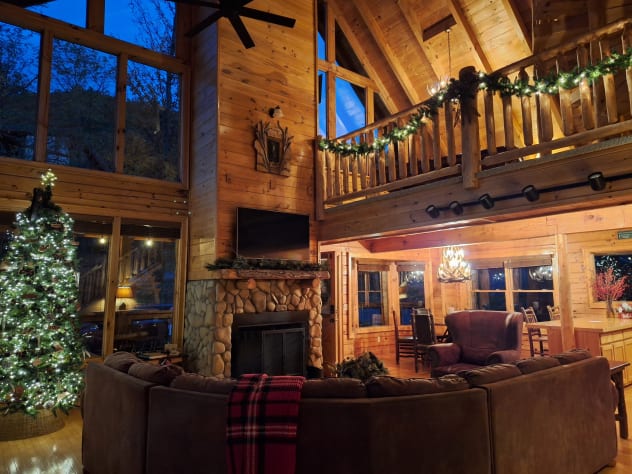 Decorated for Christmas mid November to mid January Sevierville, Tennessee Cabin Rental - Gallery Image #5