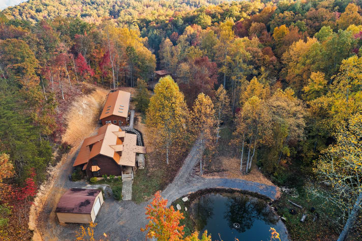 Main cabin and Clubhouse Sevierville, Tennessee Cabin Rental - Gallery Image #7