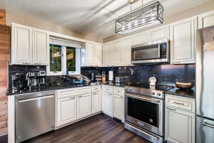 Dishwasher Gatlinburg, Tennessee Chalet Rental - Gallery Image #21