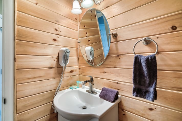 Master Bath Gatlinburg, Tennessee Chalet Rental - Gallery Image #30