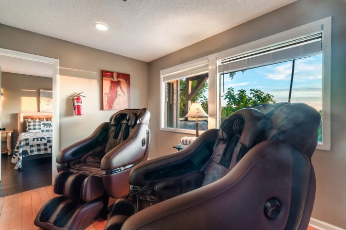 Dual Massage Chairs Gatlinburg, Tennessee Chalet Rental - Gallery Image #32
