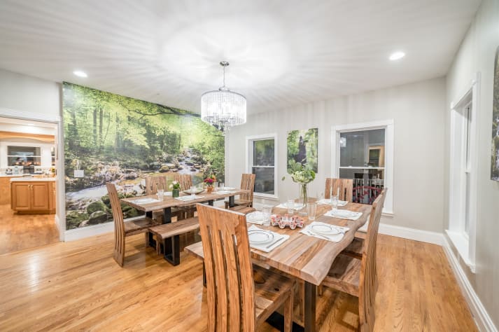 Plenty of seating! Sevierville, Tennessee Cabin Rental - Gallery Image #28