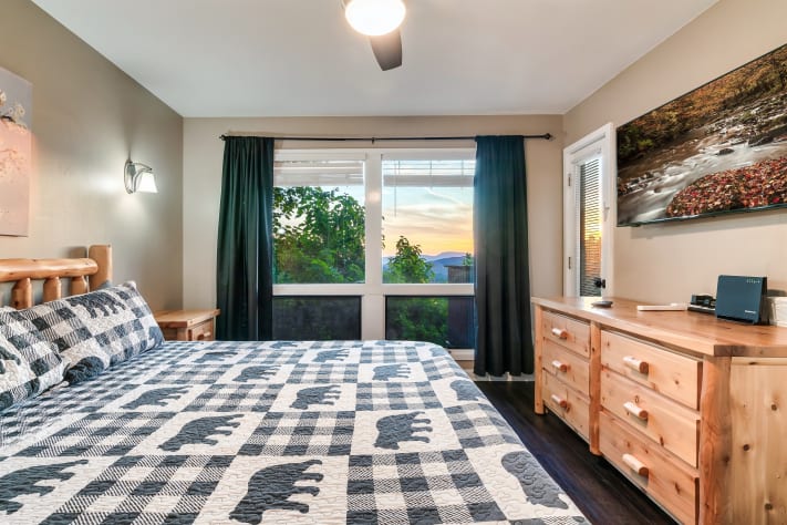 King Casper Matresss Gatlinburg, Tennessee Chalet Rental - Gallery Image #28