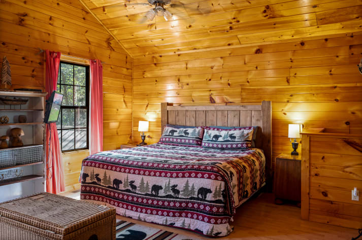 Bedroom Permanent Vacation - Smoky Mountain Honeymoon Cabin Sevierville, Tennessee Cabin Rental - Gallery Image #21
