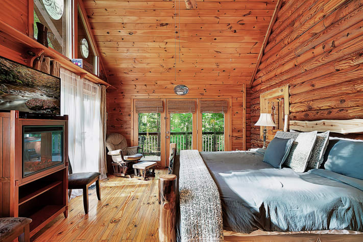 Master Bedroom Sevierville, Tennessee Cabin Rental - Gallery Image #26