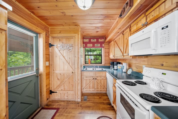 Pigeon Forge, Tennessee Cabin Rental - Gallery Image #11