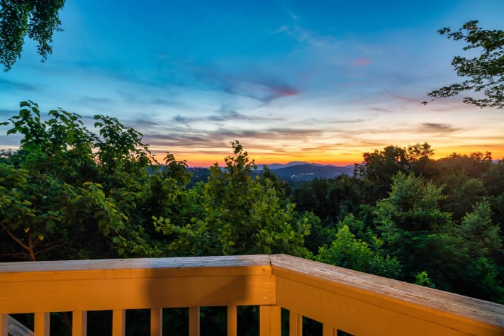 View Gatlinburg, Tennessee Chalet Rental - Gallery Image #8