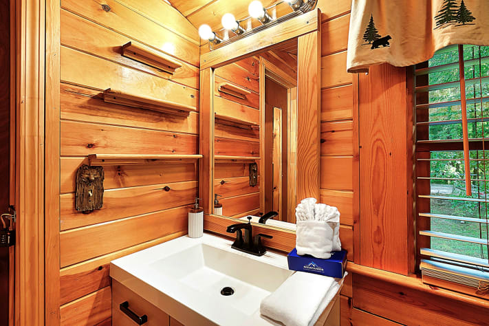 Loft Bath Sevierville, Tennessee Cabin Rental - Gallery Image #34